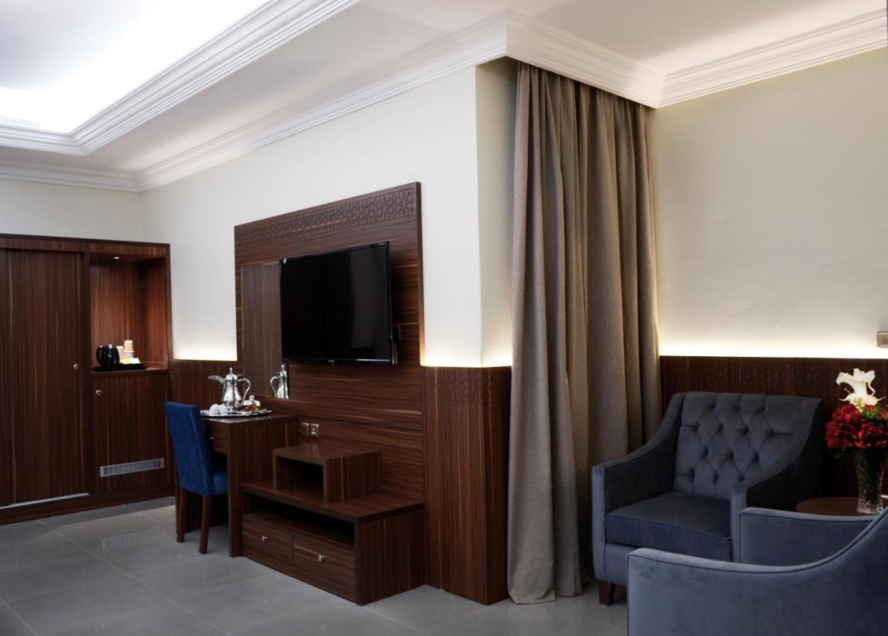 Lake Aparthotel