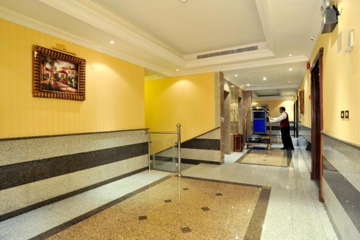 Aparthotel Lake 4*